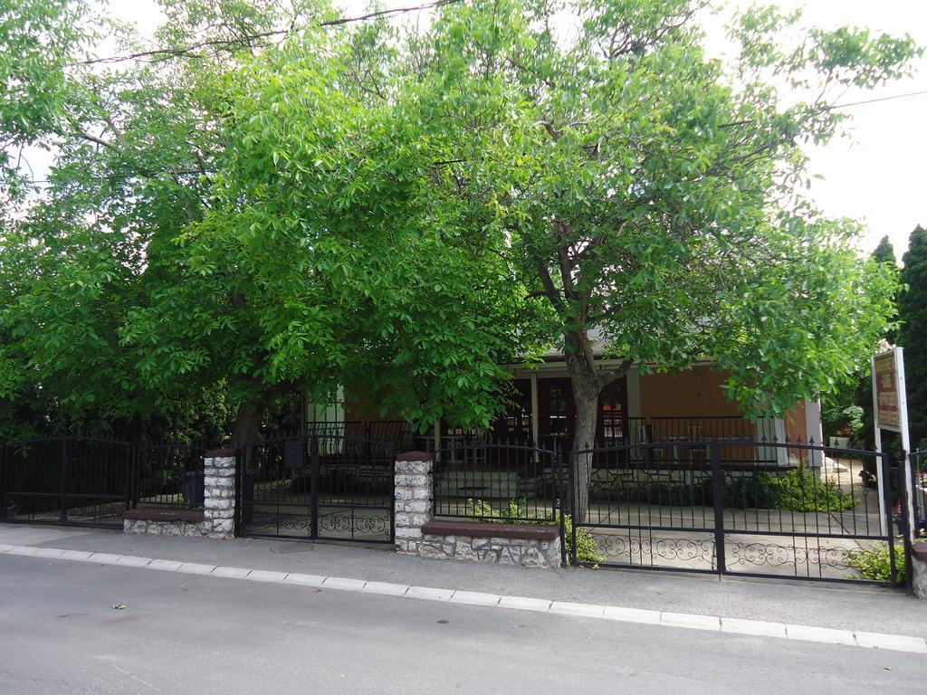 Holiday Apartmanház Balatonfüred Oda fotoğraf