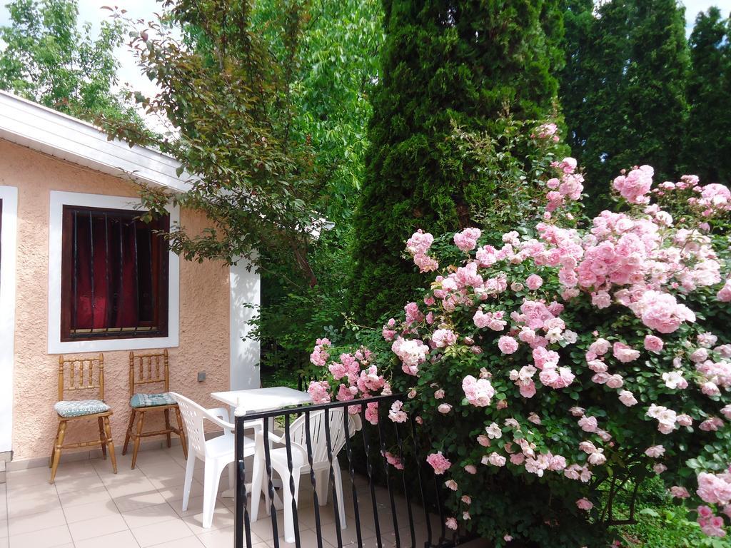 Holiday Apartmanház Balatonfüred Oda fotoğraf